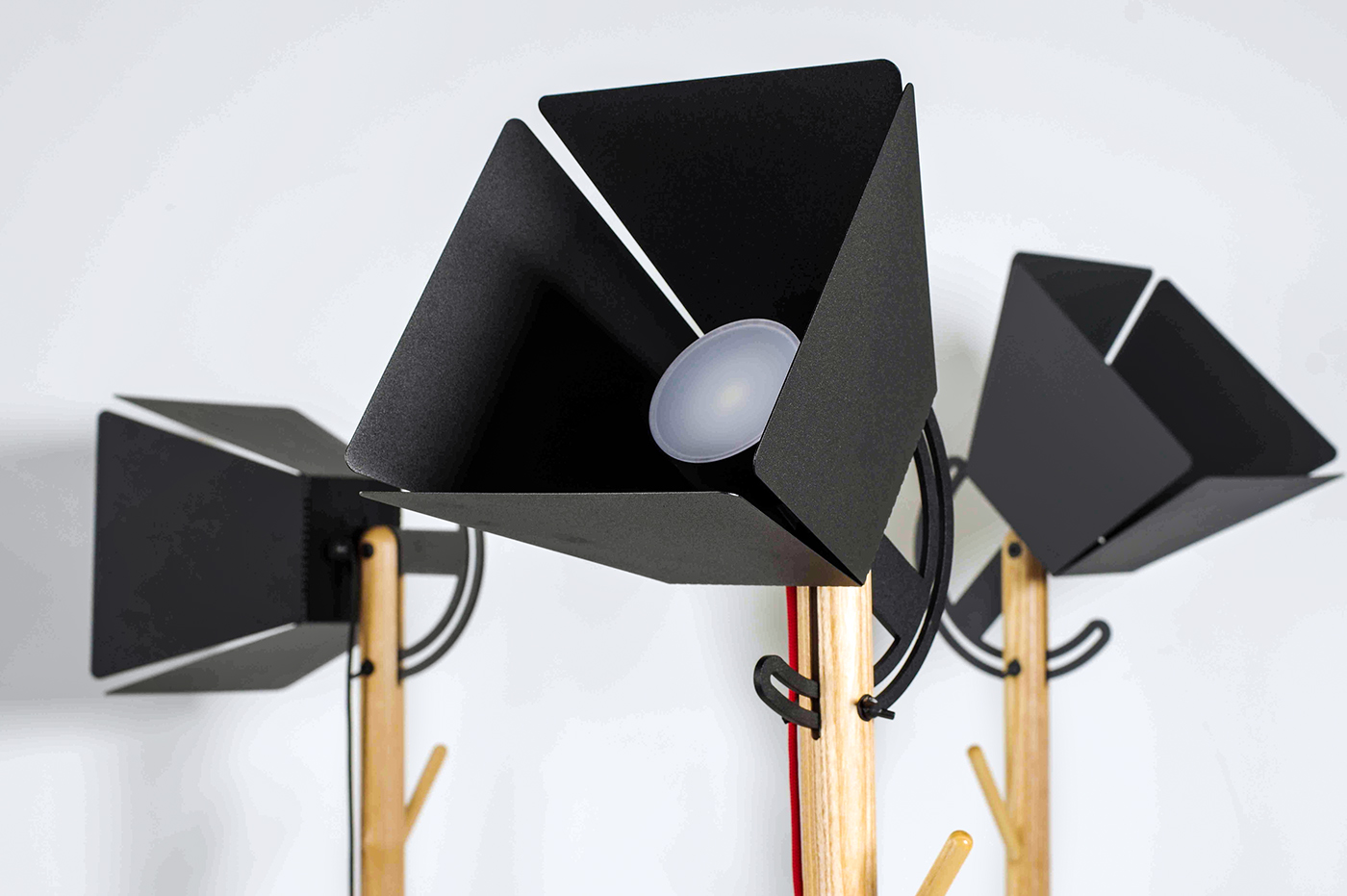 Black design，blackwork，lamps and lanterns，Home appliance design，industrial design，personality，rise，